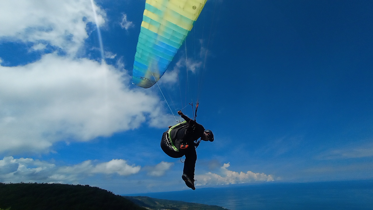 Paragliding in Oslob Cebu Philippines